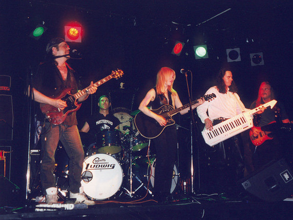 Mastermind live with Lisa Bouchelle (vocal) and Mickey Simmonds (keys). Bob Eckman; bass (RIP) Mastermind Mickey Lisa 1.jpg